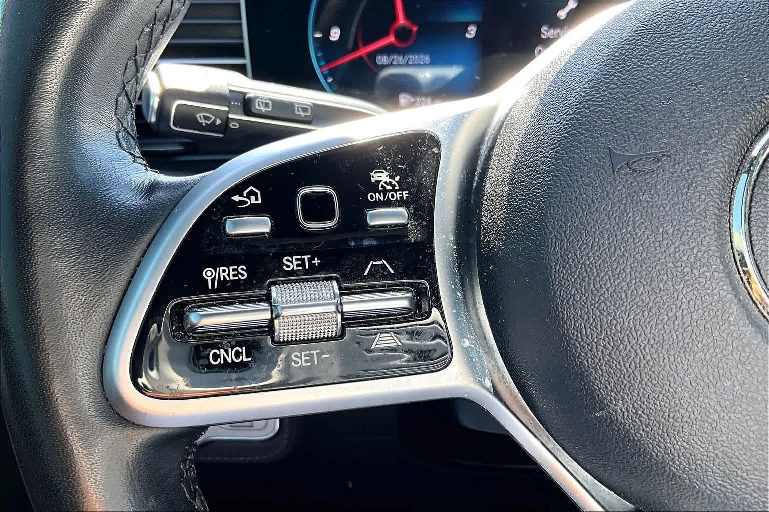 Used 2021 Polar White Mercedes-Benz GLE 450 image 23