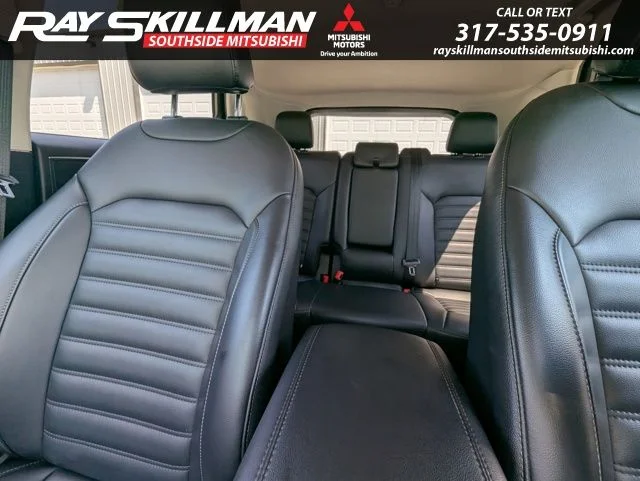 Used 2017 Blue Ford SE image 30