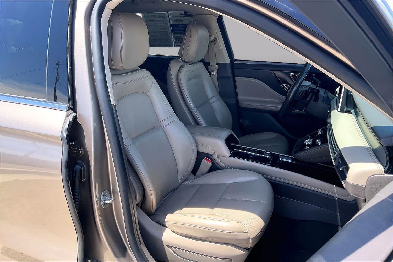 Used 2020 Iced Mocha Lincoln Standard image 9