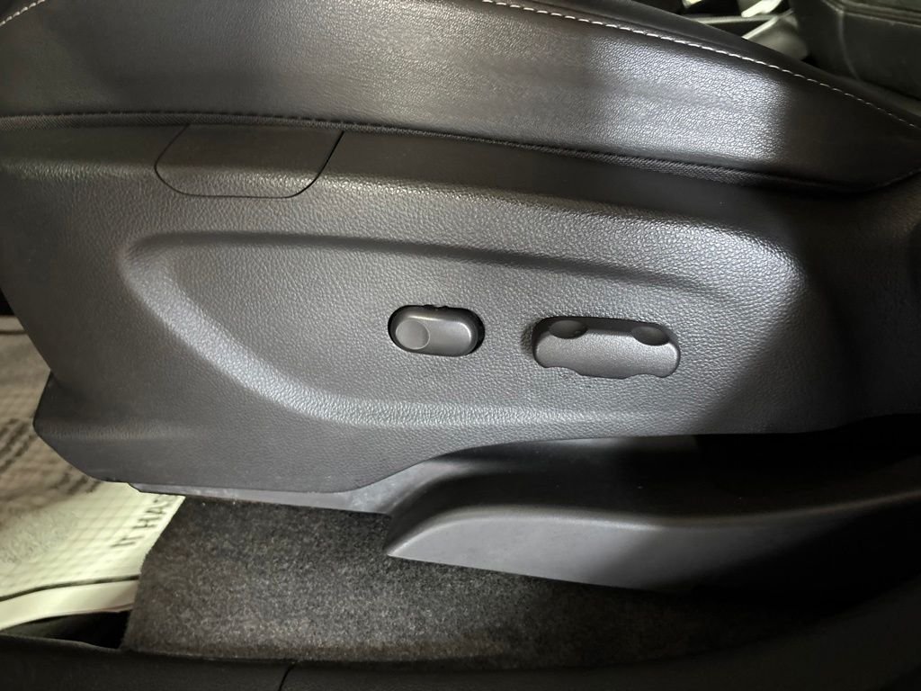 Used 2015 Black Buick Convenience image 23