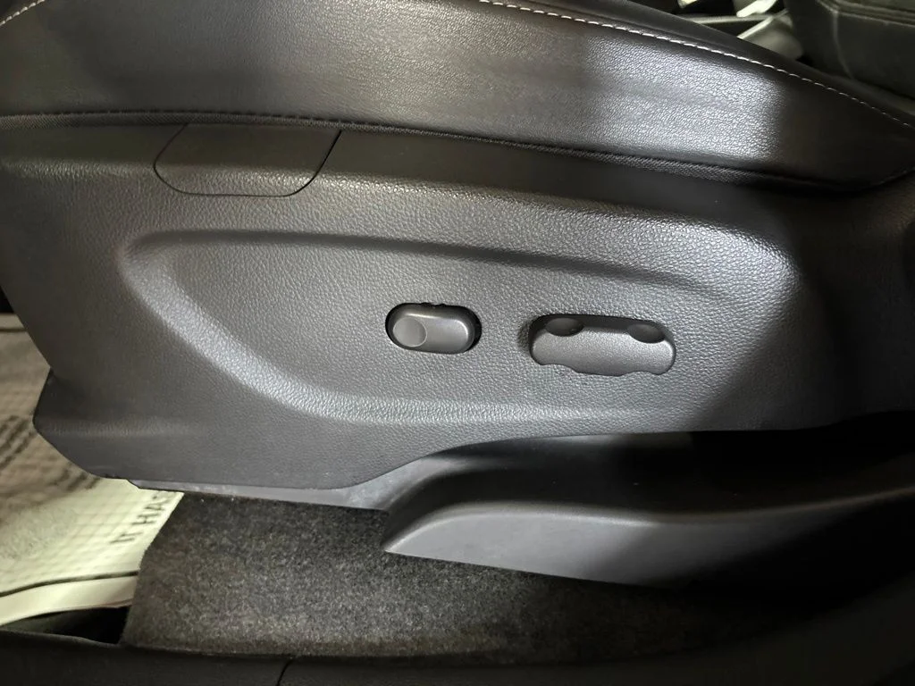 Used 2015 Black Buick Convenience image 23
