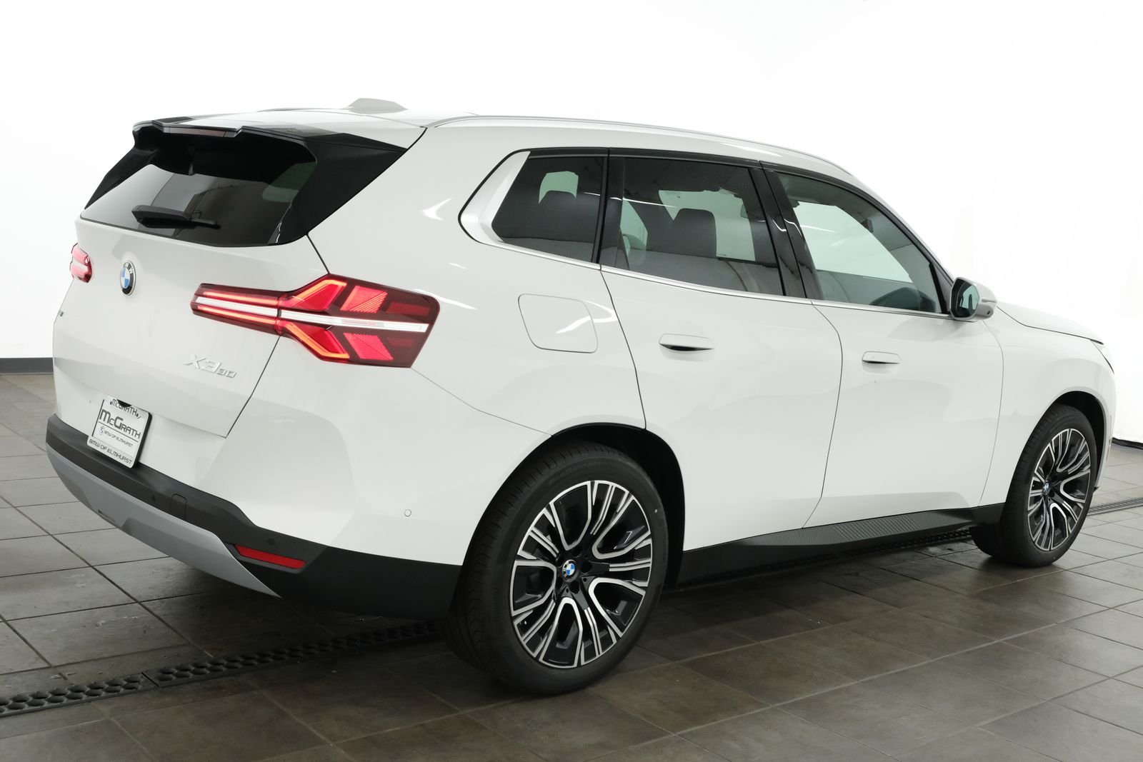 New 2026 Alpine White BMW 30 xDrive image 6