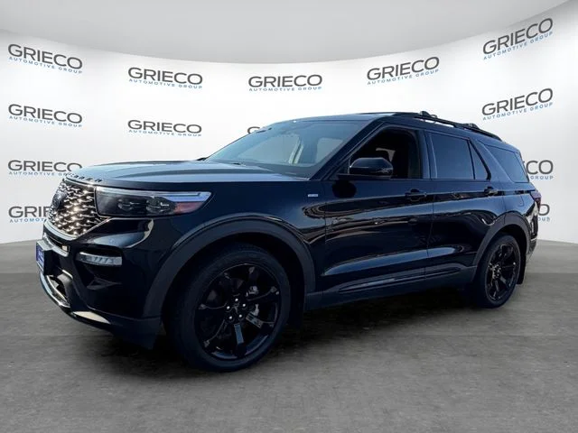 Certified Used 2023 Agate Black Metallic Ford ST-Line image 3