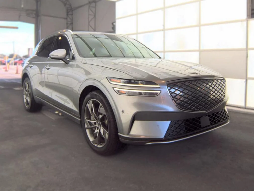 Used 2025 Silver Genesis Advanced image 4