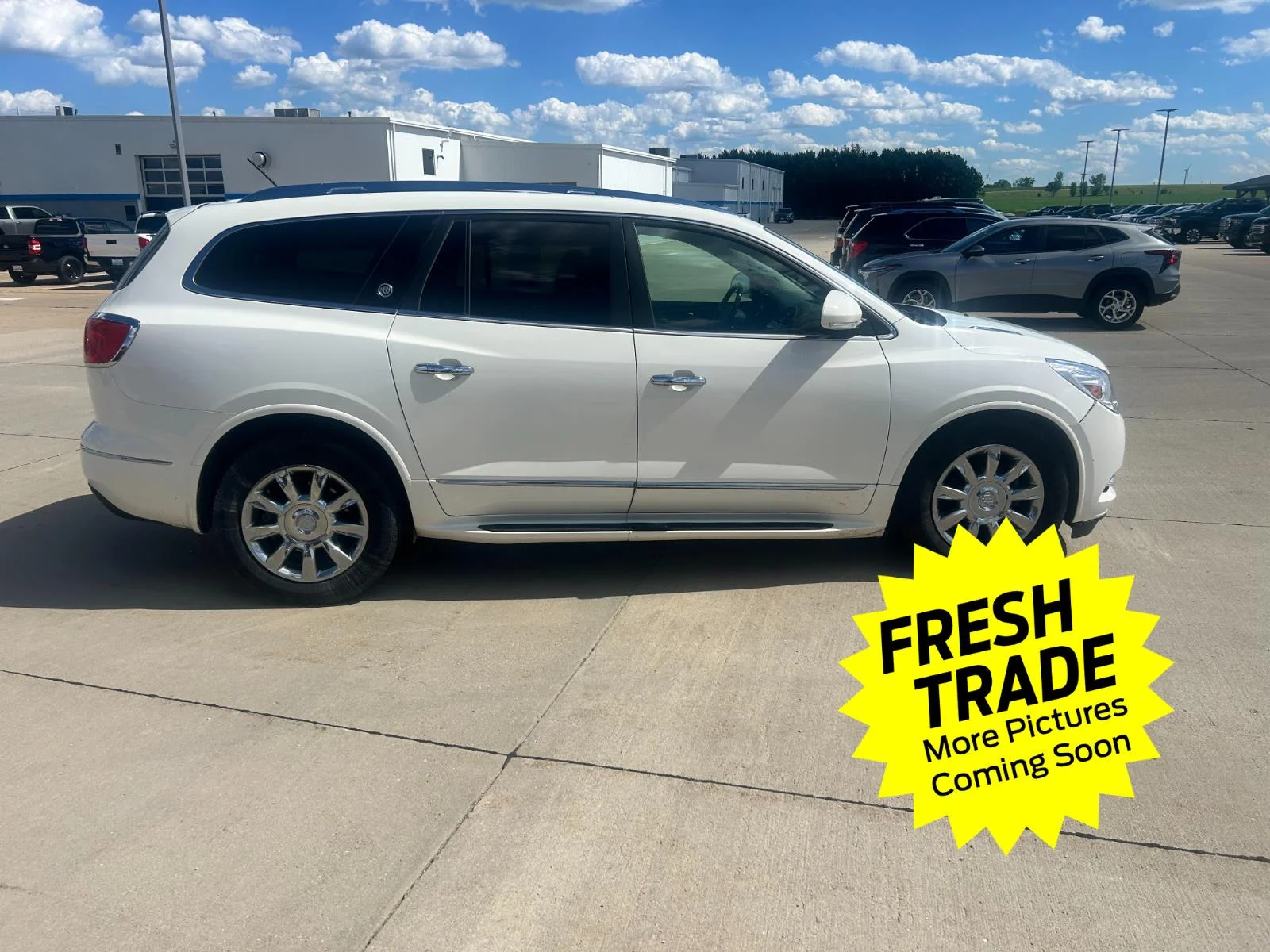 Used 2014  BUICK  image 2