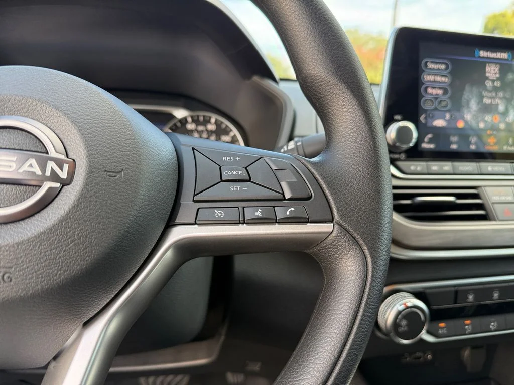 New 2026 White Nissan 2.5 SV image 25