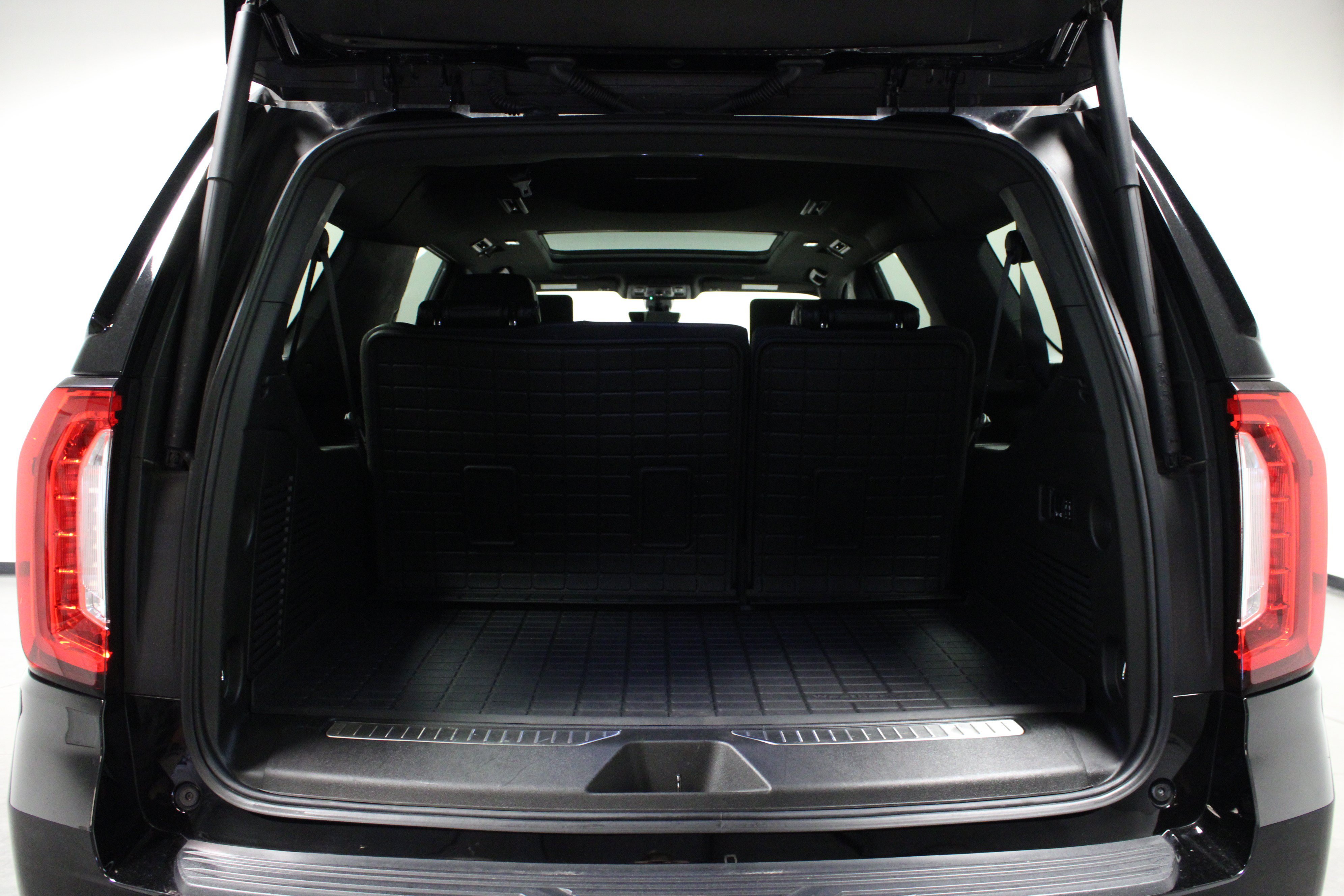 Used 2022 Onyx Black GMC Denali image 16