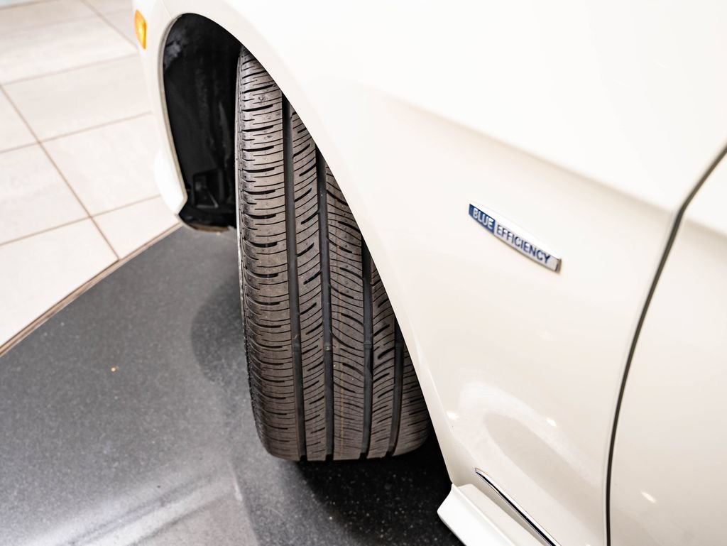 Used 2012 White Mercedes-Benz E 350 Luxury image 54