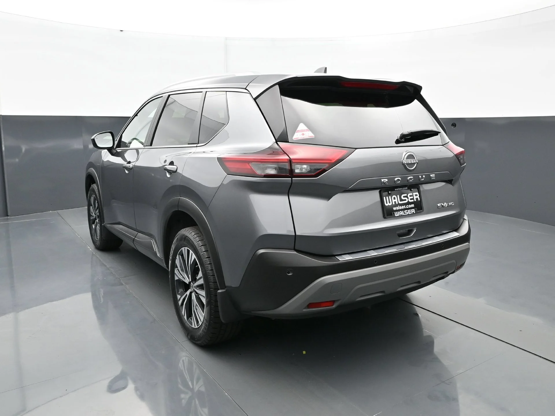 Used 2023 Gun Metallic Nissan SV image 5