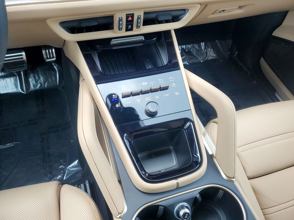 2025 Porsche Cayenne Turbo E-Hybrid - Photo 14