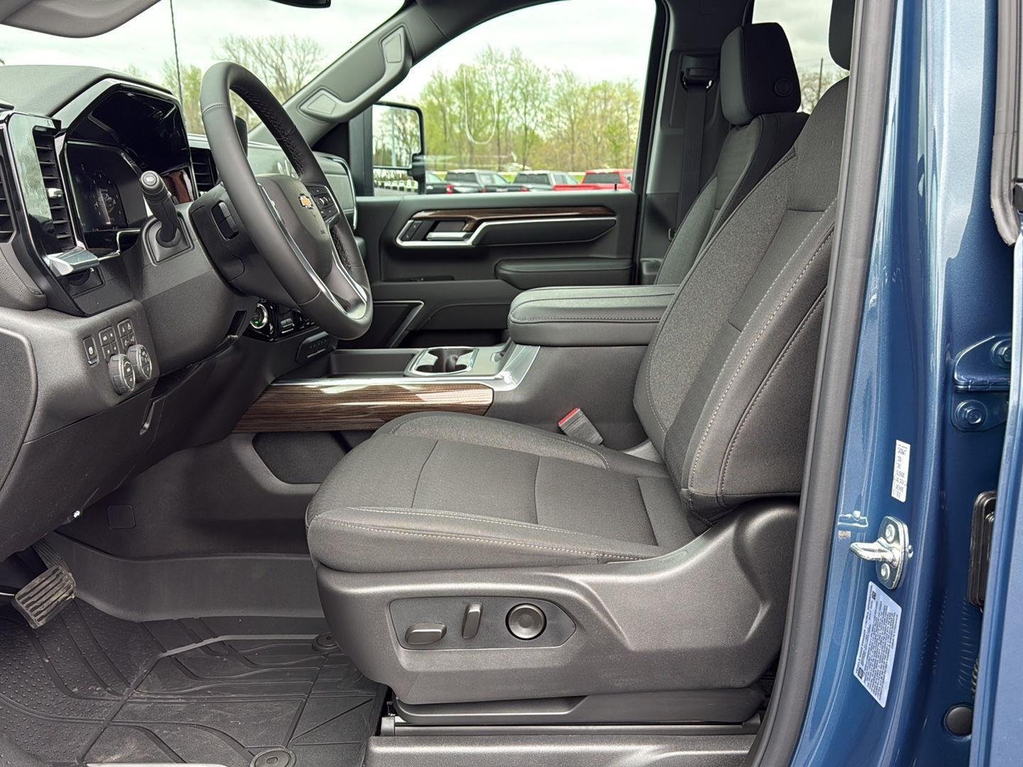 New 2026 Lakeshore Blue Metallic Chevrolet LT image 10