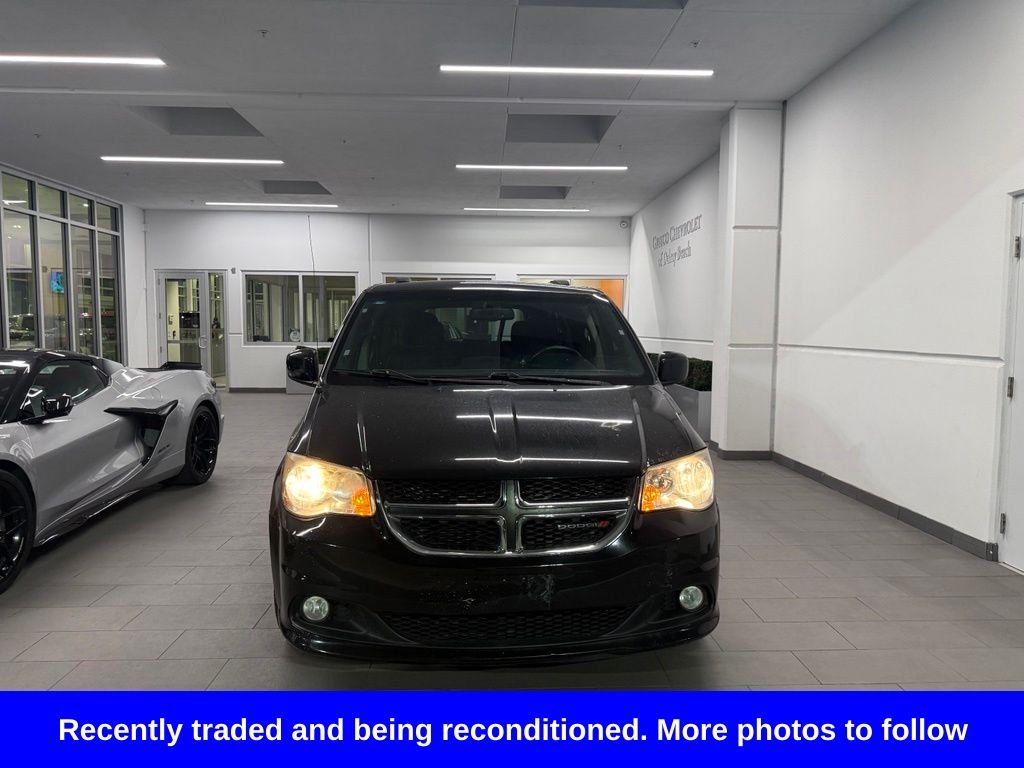 Used 2016 Black Dodge SXT image 2