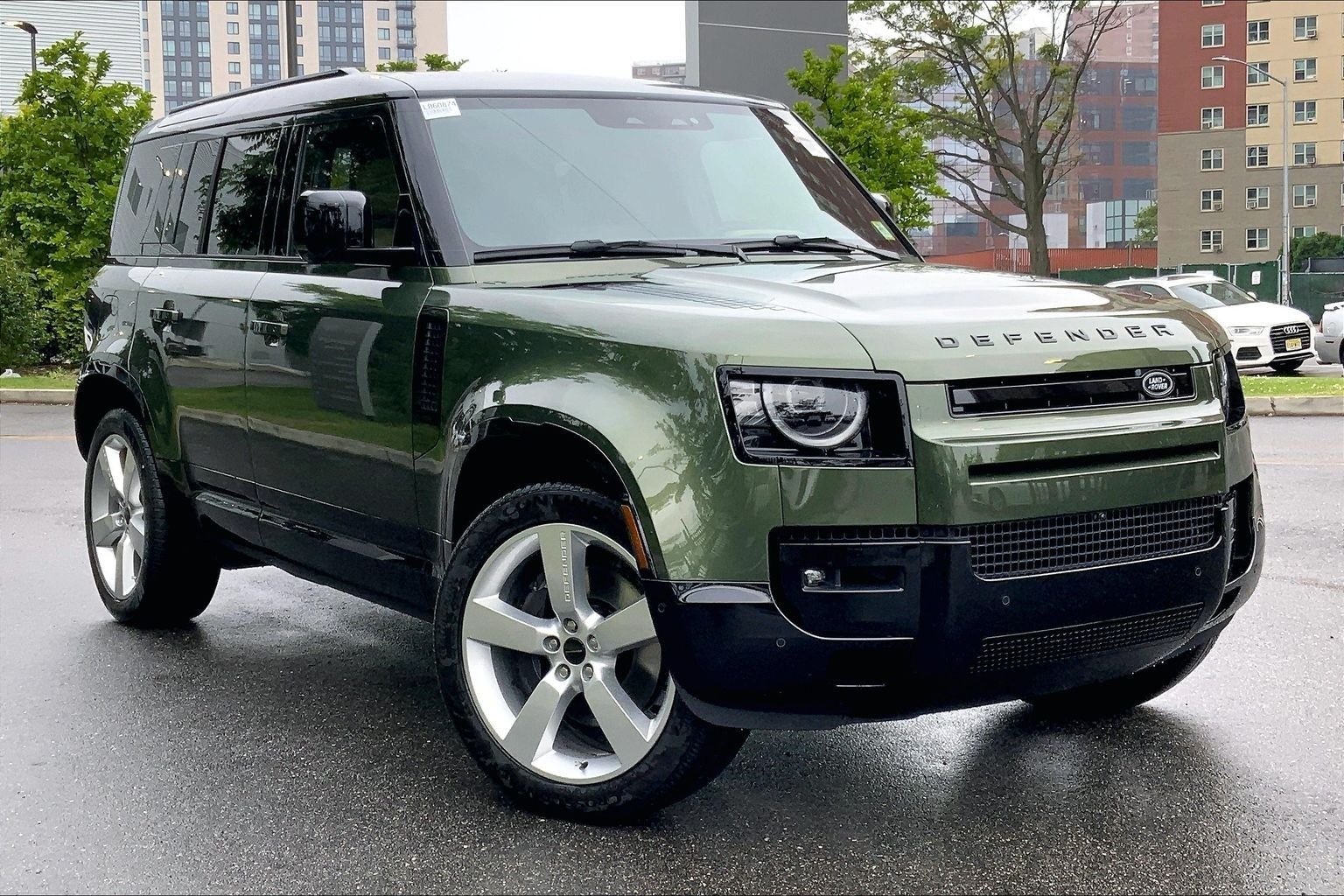 New 2026 Woolstone Green Land Rover X-Dynamic SE image 2