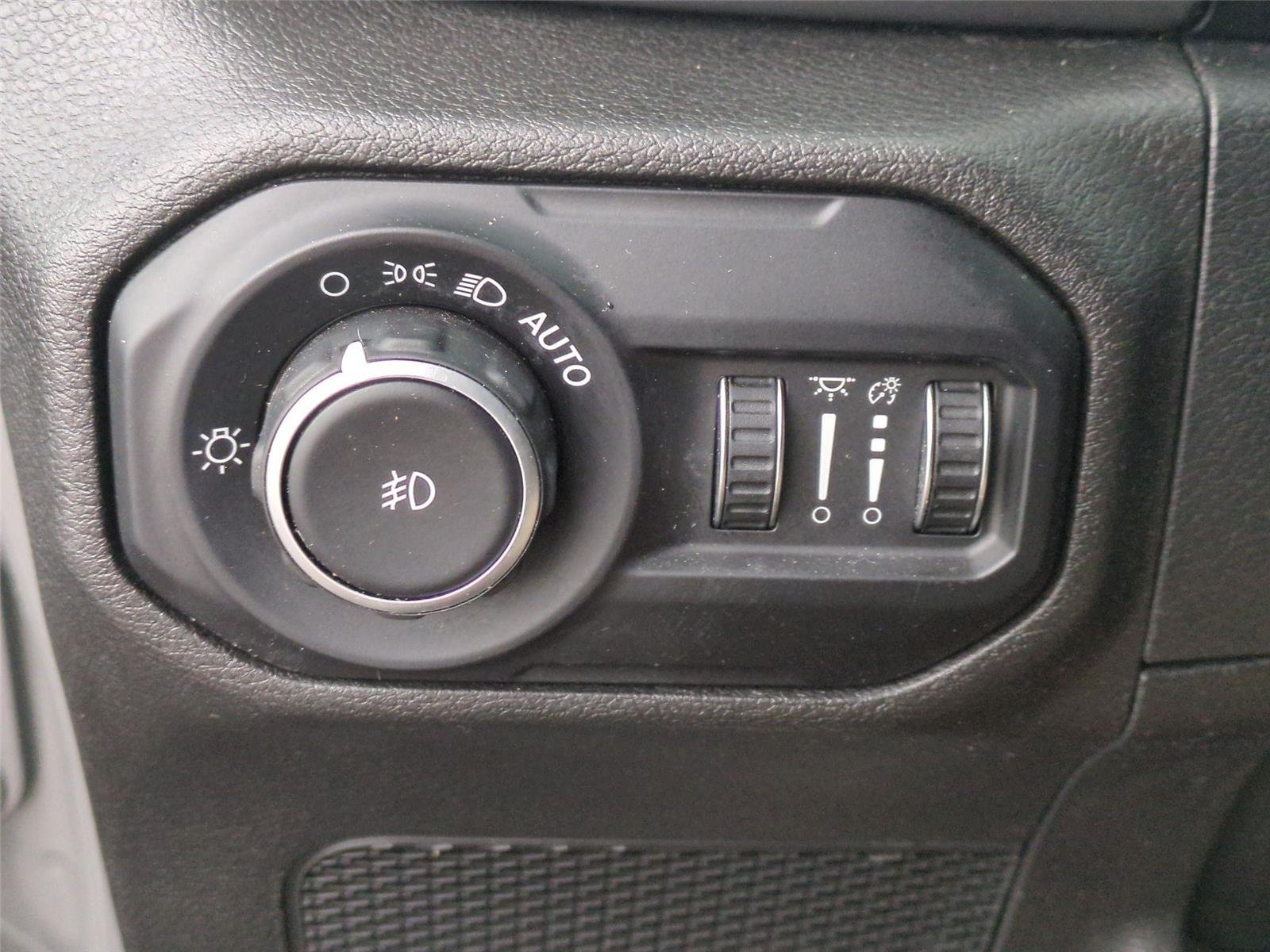 Used 2021 Granite Crystal Metallic Clearcoat Jeep Unlimited Sport S image 23