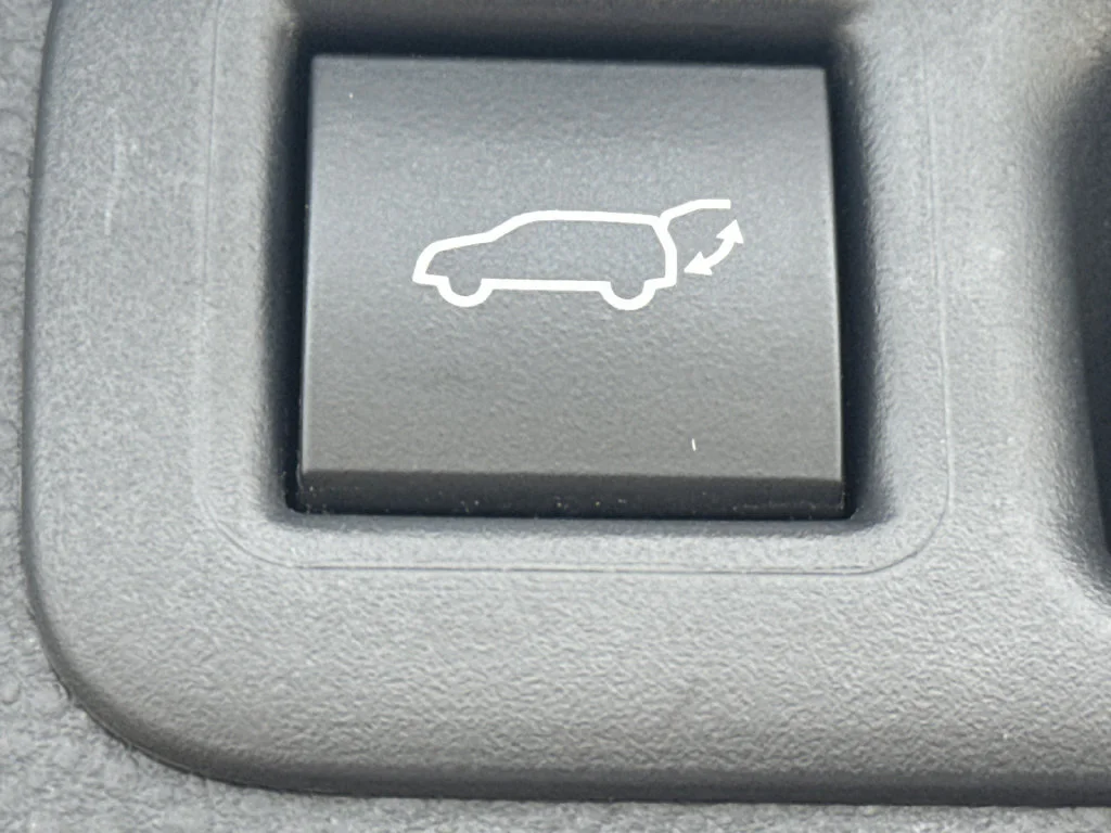 Used 2020 White Toyota Platinum image 19
