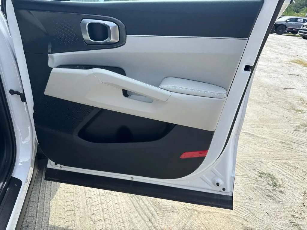 2025 Kia Sorento S - Photo 14