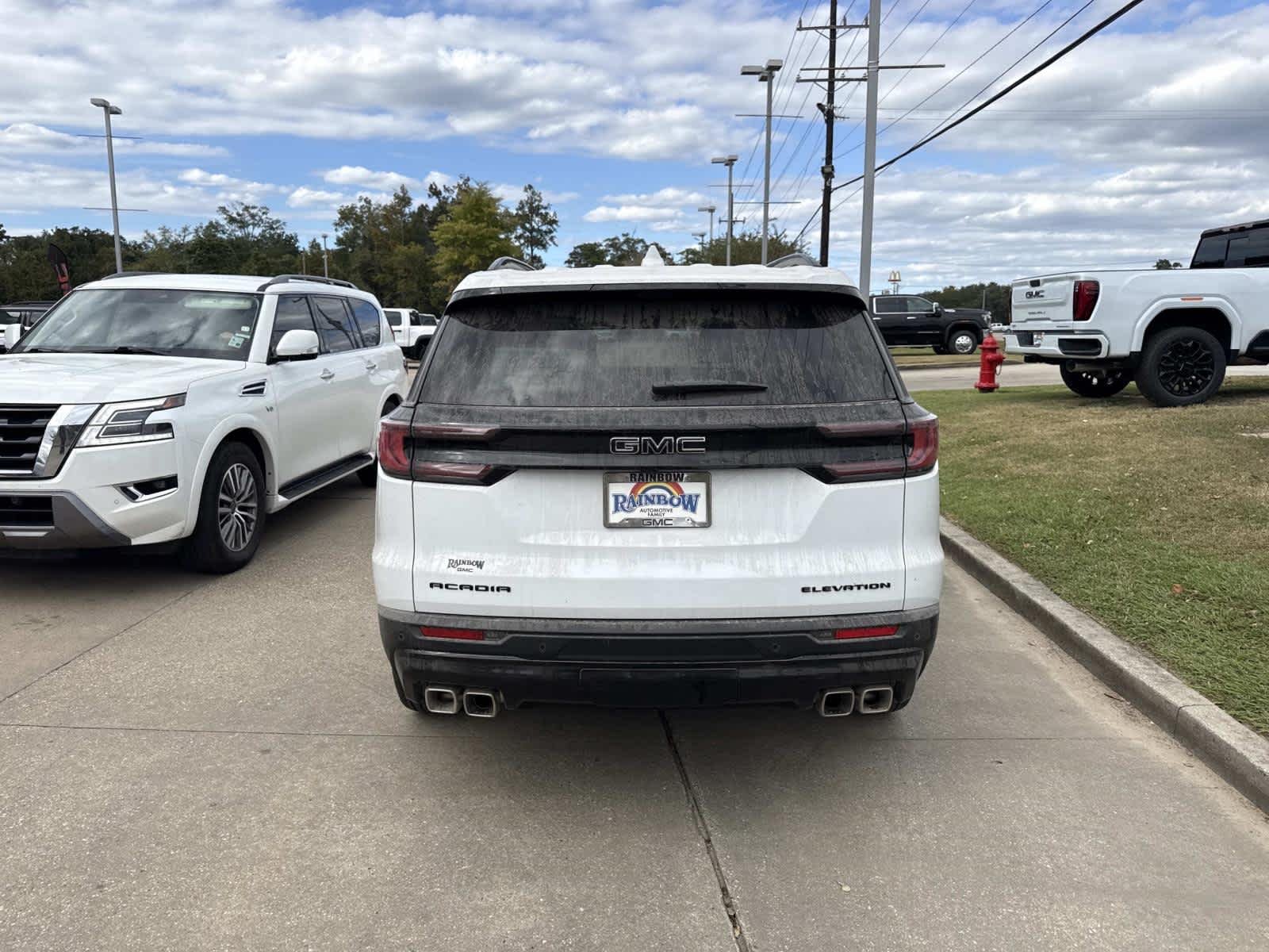 New 2027 Summit White GMC Elevation image 6