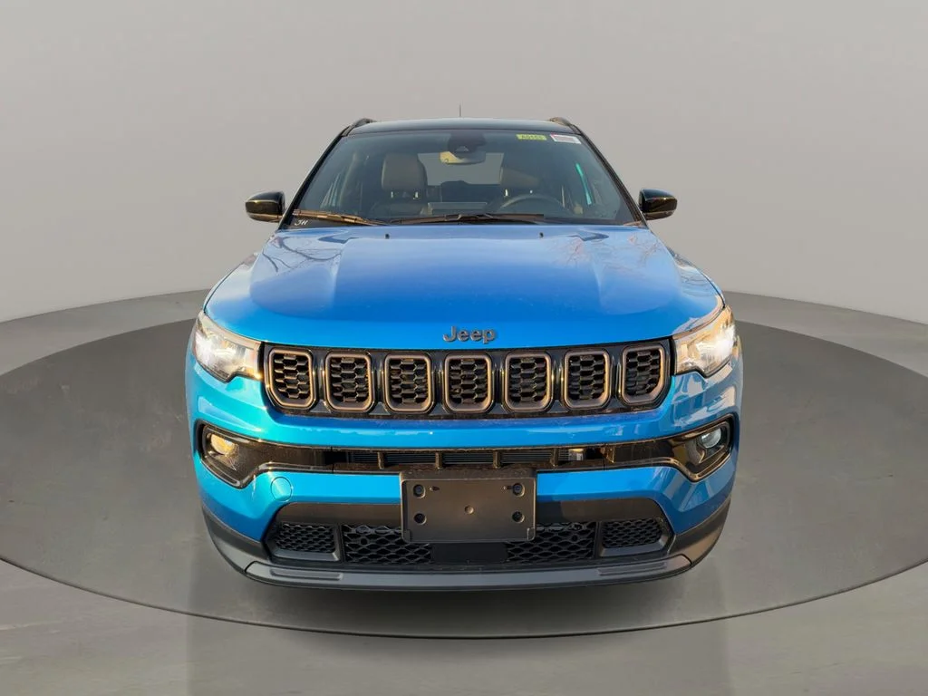 New 2026 Hydro Blue Pearl-Coat Exterior Paint Jeep Limited image 2