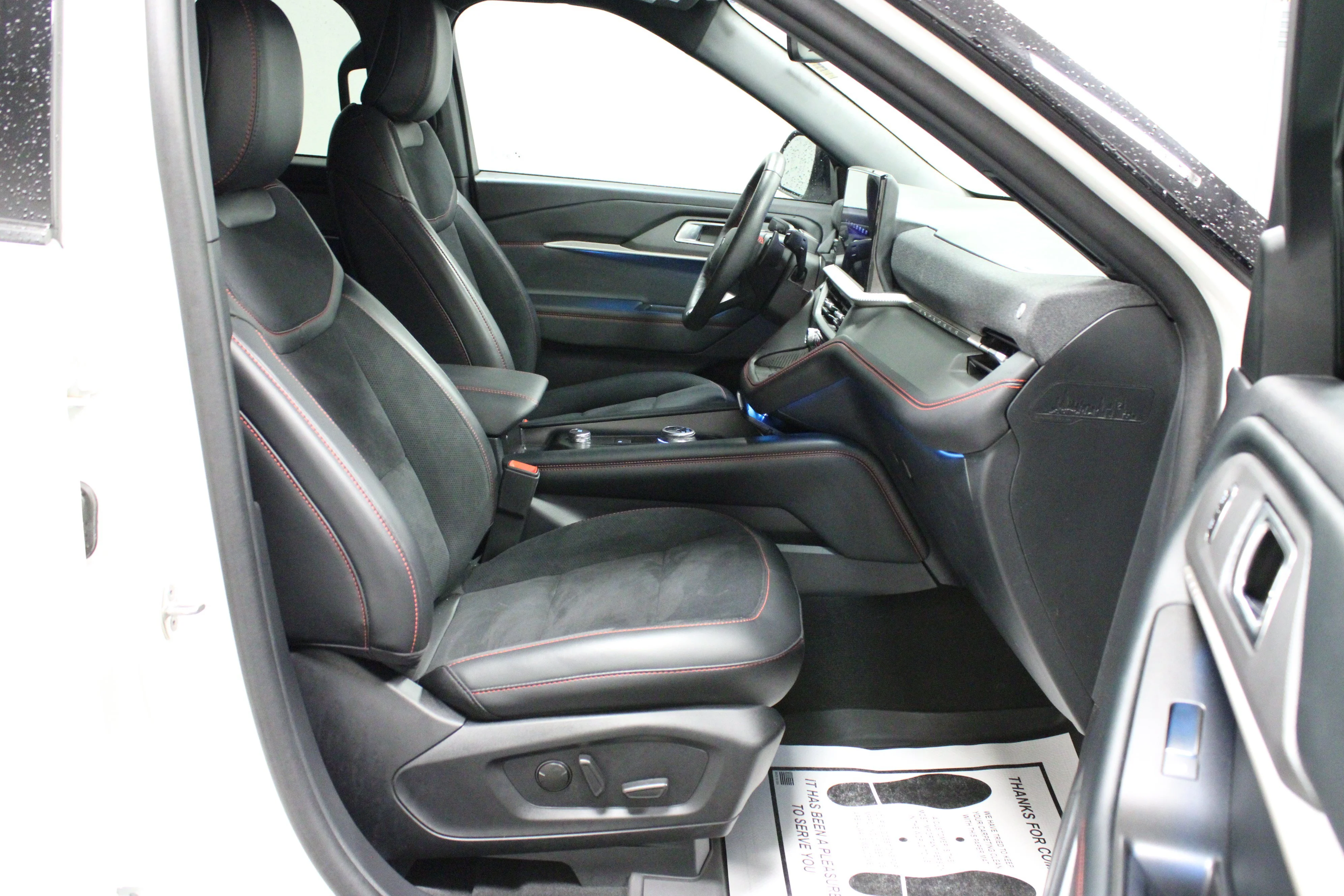 Used 2025 White Metallic Ford ST image 17