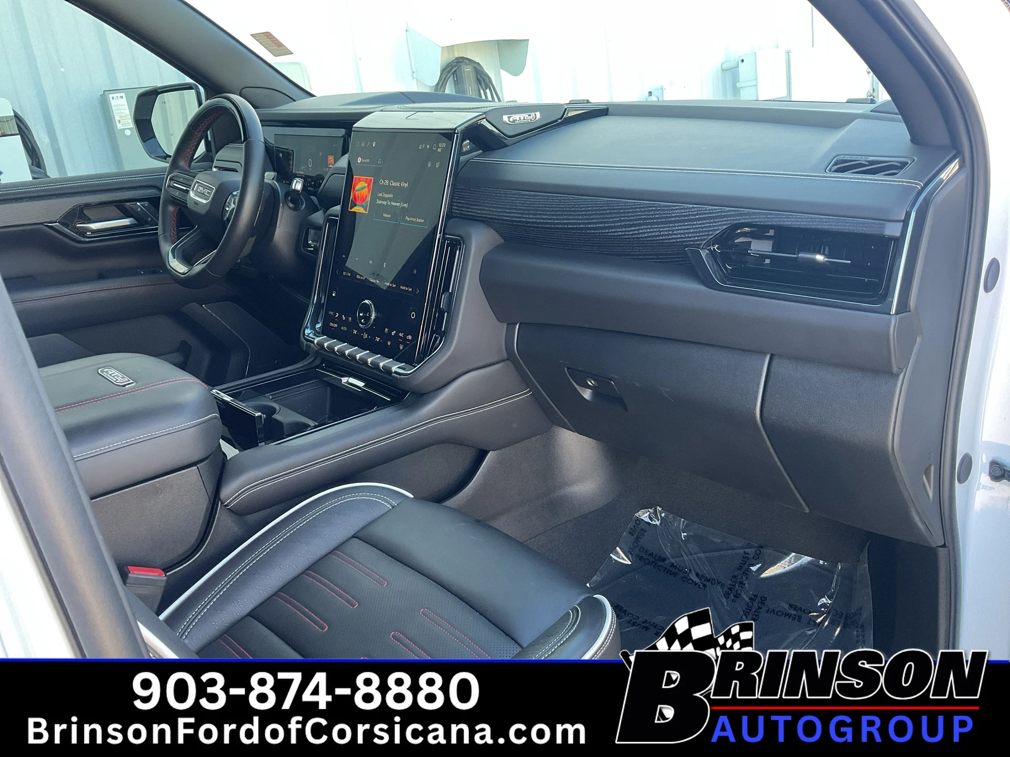 Used 2025 Summit White GMC AT4 Ultimate image 29