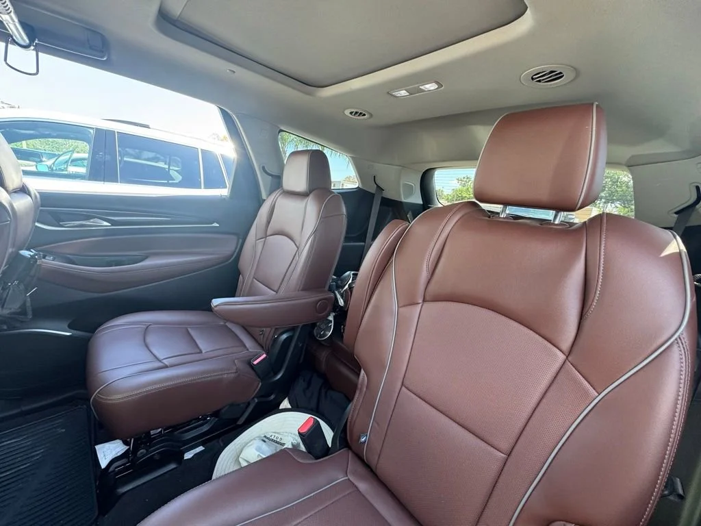 Used 2019 Includes Spectra Gray lower exterior accent color.) Buick Avenir image 8