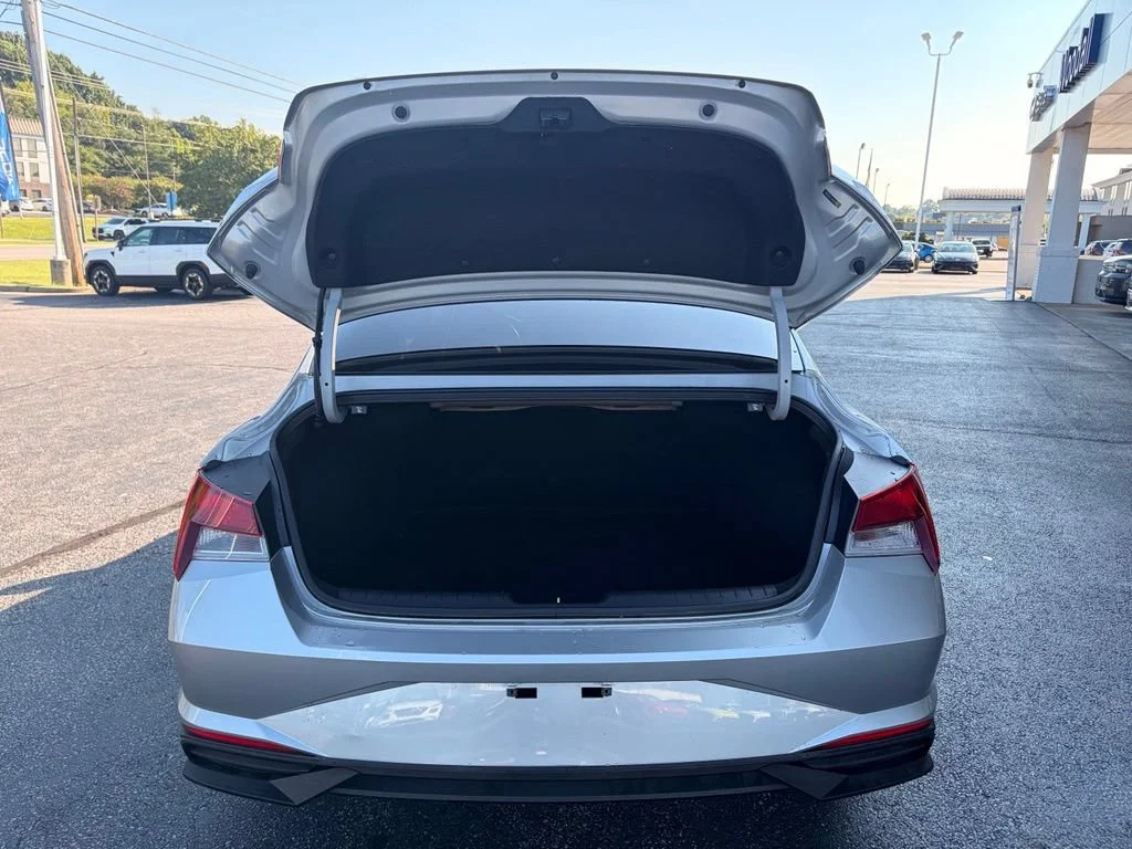 Used 2021 Shimmering Silver Pe Hyundai SEL image 8