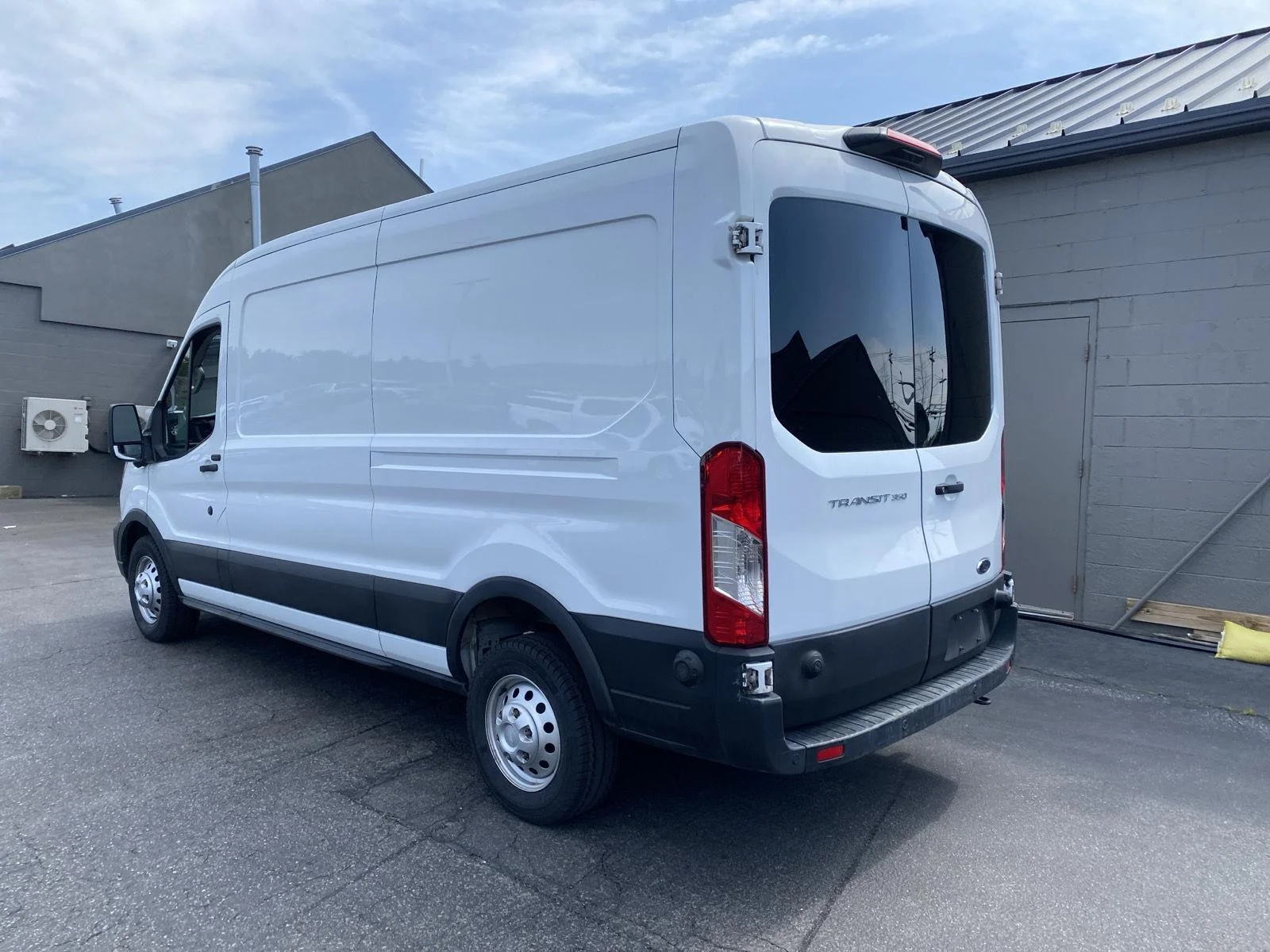 Used 2024  Ford T350 image 5
