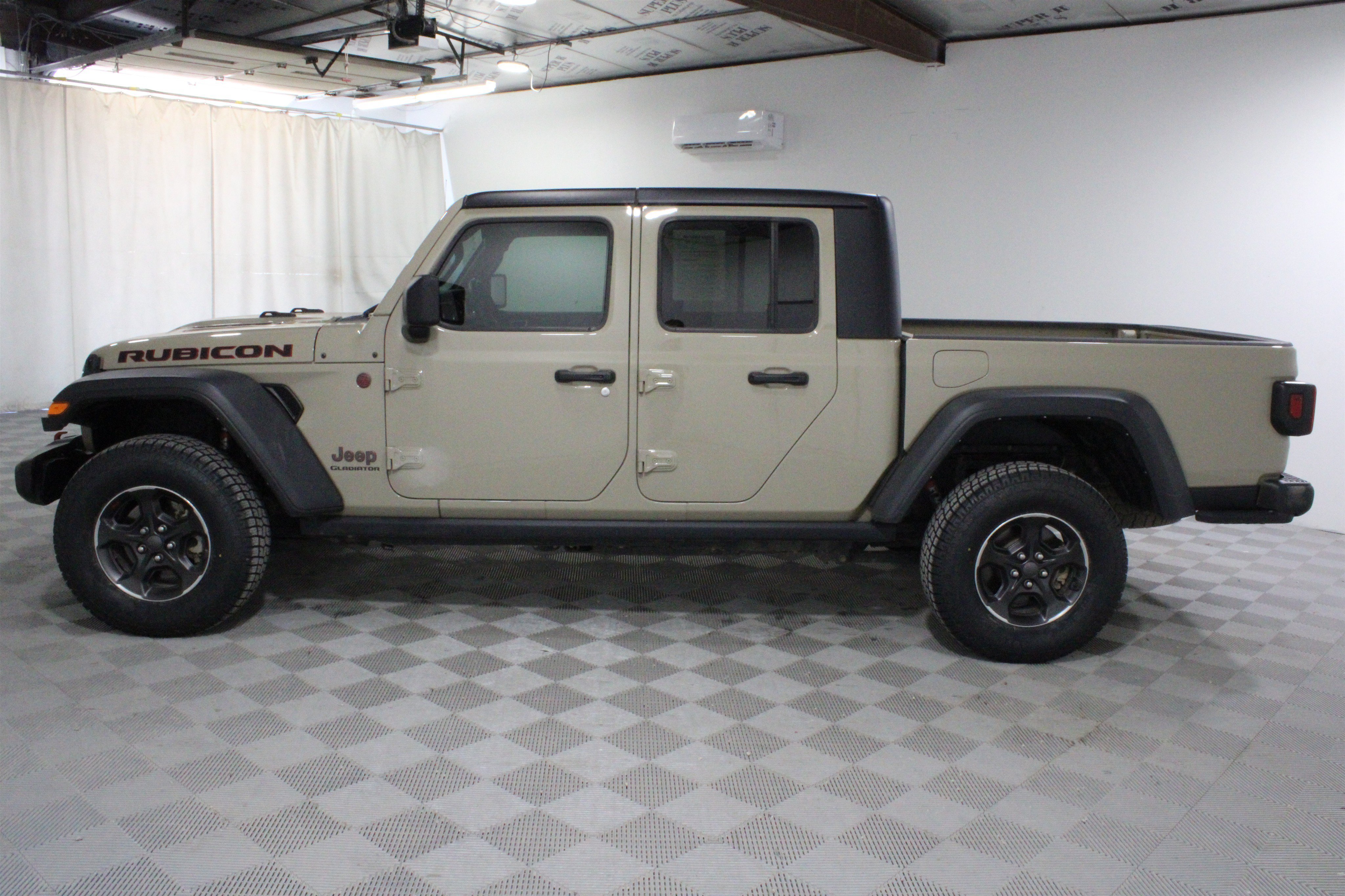 Used 2022 Limited Edition Gobi Clearcoat Jeep Rubicon image 30