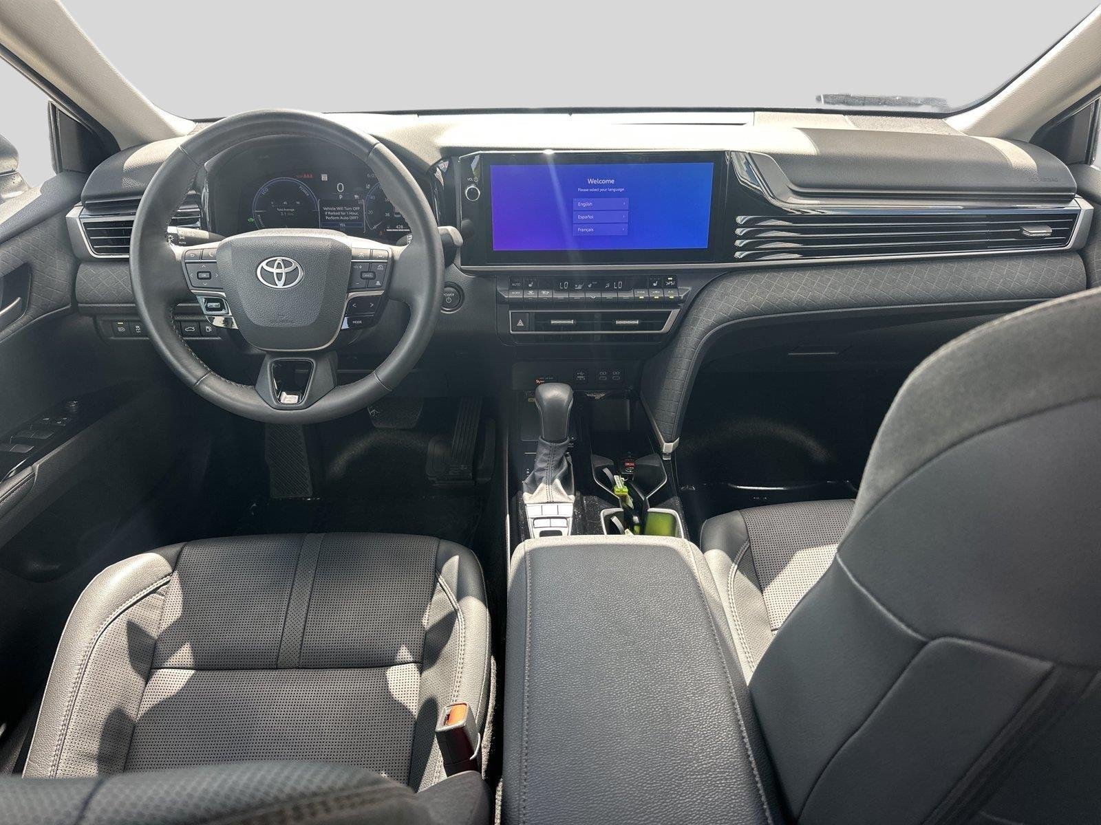 Used 2025 Wind Chill Pearl Toyota XLE image 18