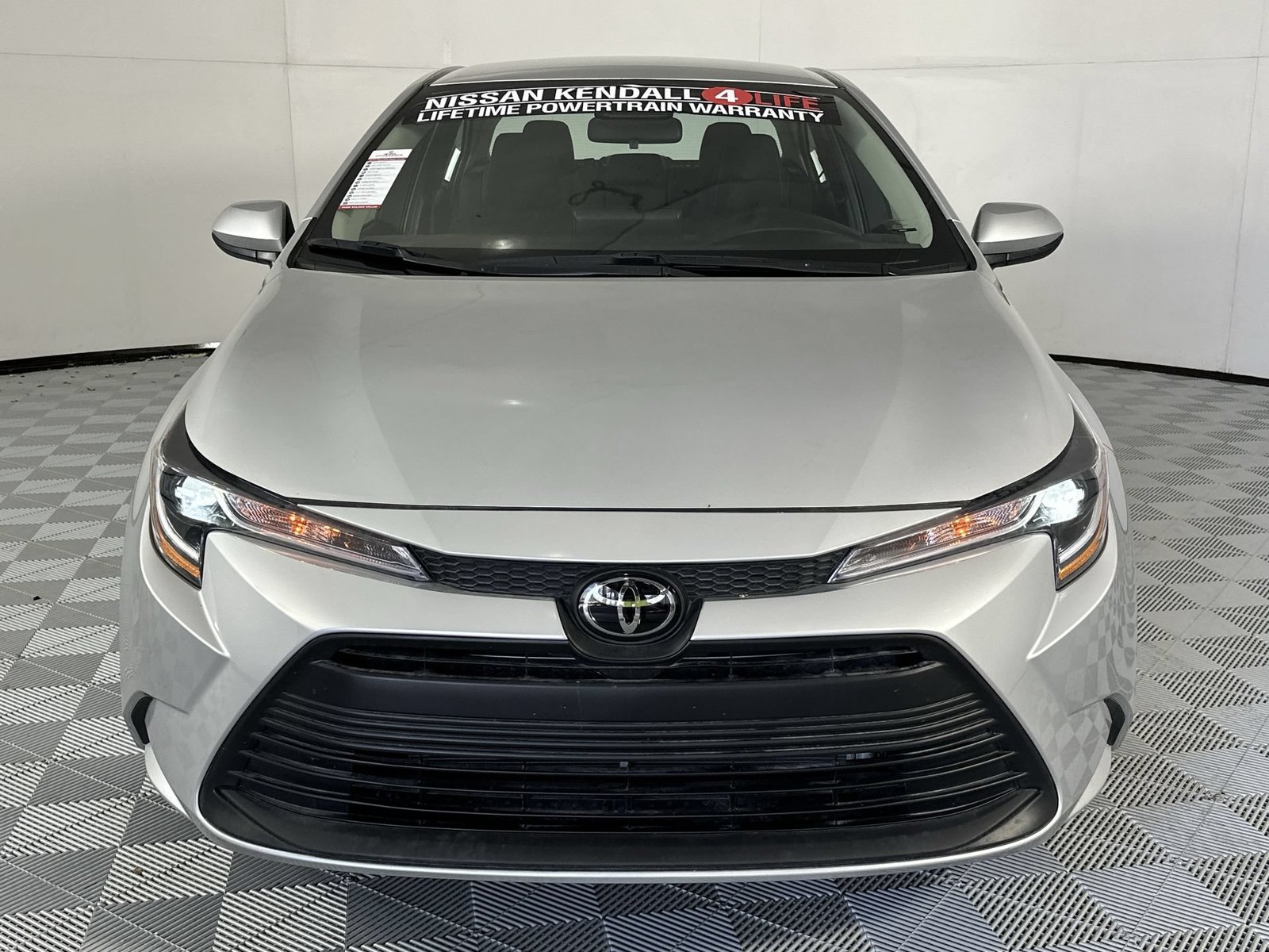 Used 2025 Silver Toyota LE image 3
