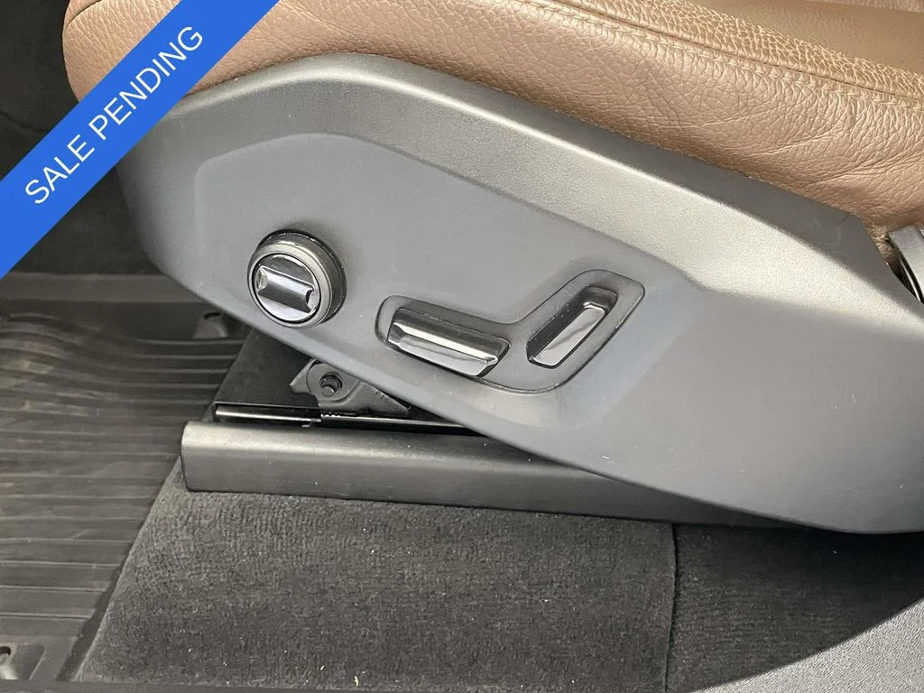 Used 2024 White Volvo T8 Plus Bright Theme 7 Passenger image 14