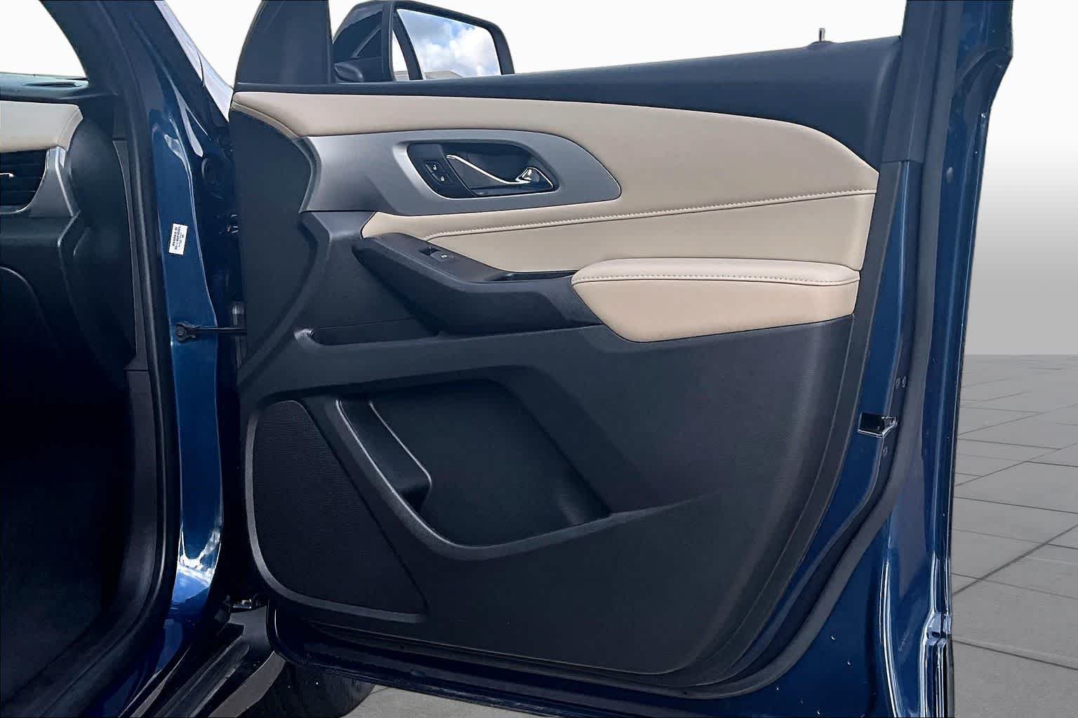 Used 2022 Northsky Blue Metallic Chevrolet LS image 23