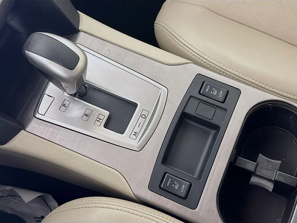 Used 2010 White Subaru 3.6R image 20