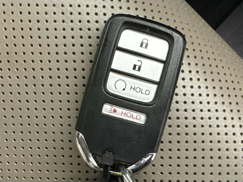 Used 2019 White Diamond Honda RTL-T image 38
