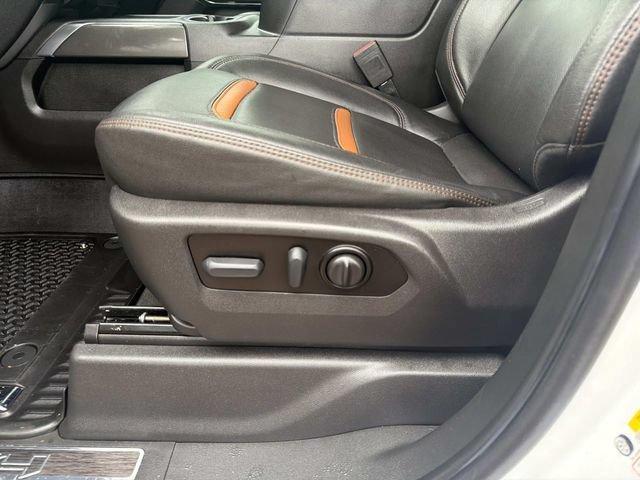 Used 2022 SUMMIT WHITE GMC AT4 image 21