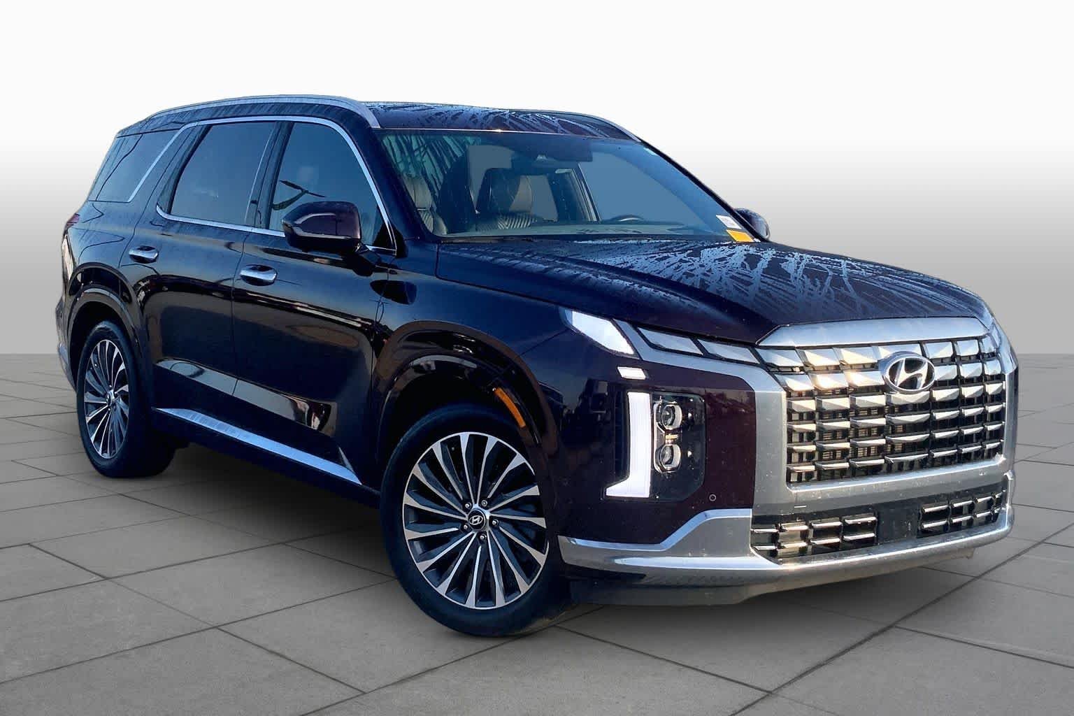 Used 2025 Sierra Burgundy Hyundai Calligraphy image 3