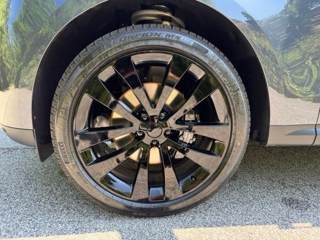 New 2026 Varesine Blue Land Rover SE image 2