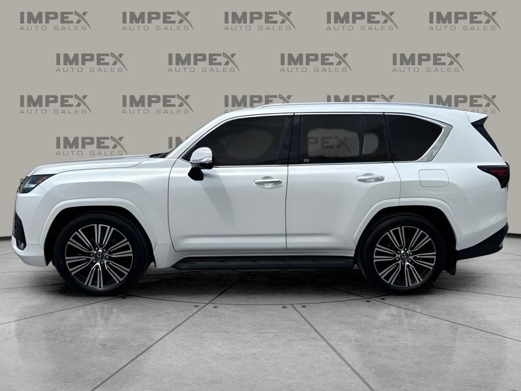 Used 2025 White Lexus 600 Luxury image 2