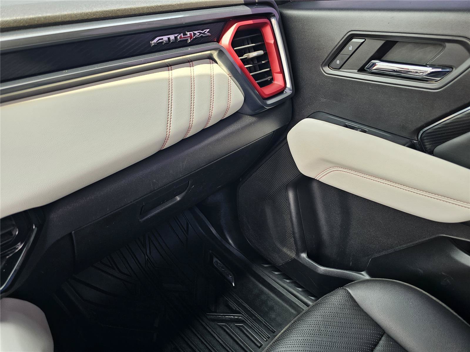 2023 GMC Canyon AT4X - Photo 26