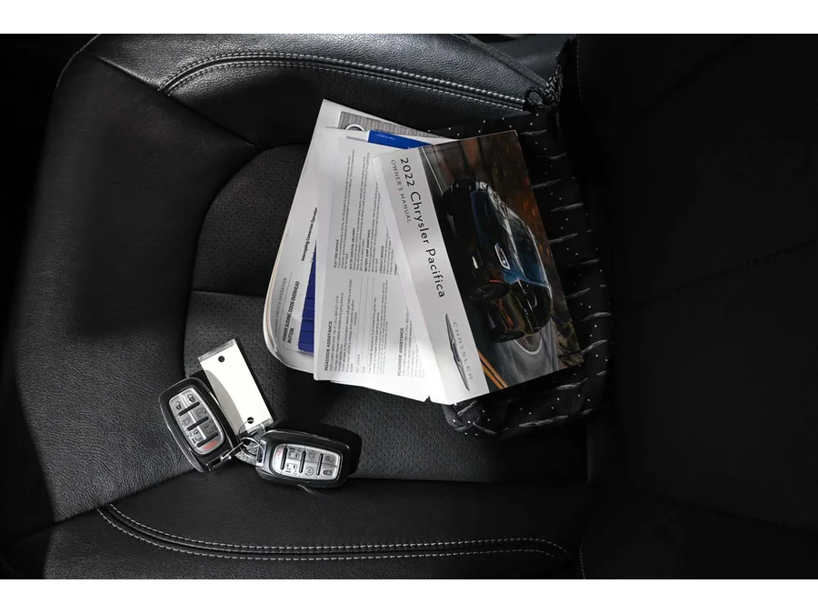 Used 2022 WHITE Chrysler Touring L Mobility Handicap Van image 37