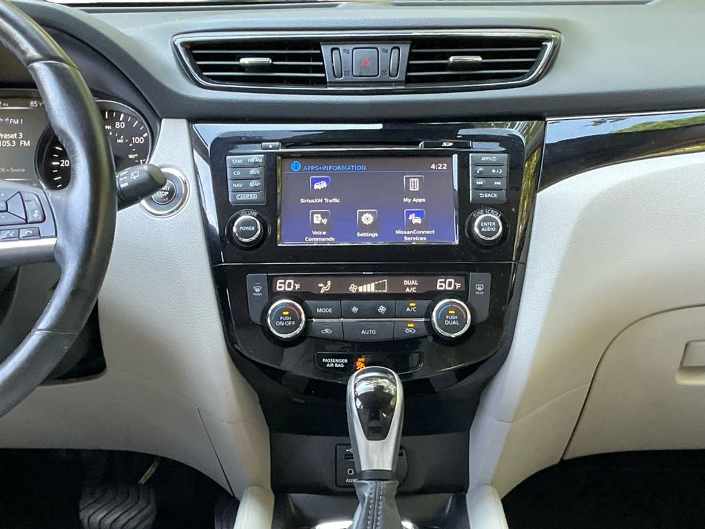 Used 2017 White Nissan SL image 12