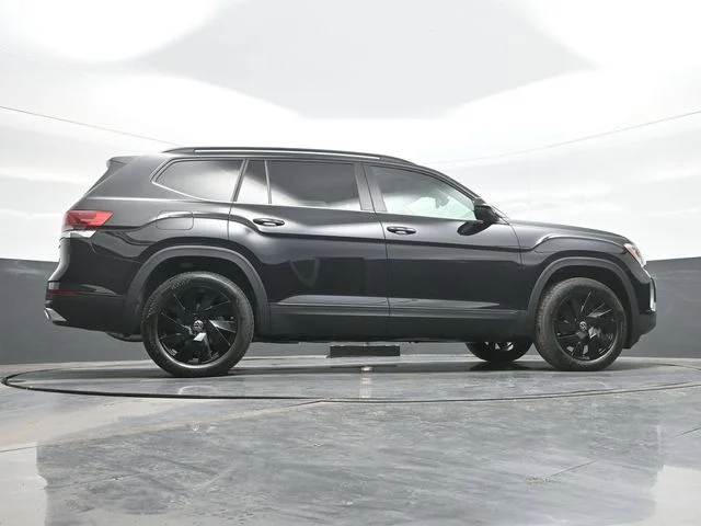 New 2026 Black Volkswagen 2.0T SE w/Technology image 25