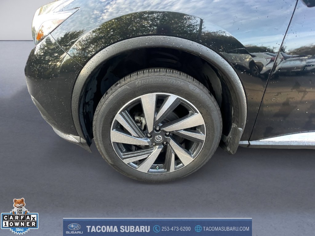 Used 2017 Black Nissan Platinum image 9