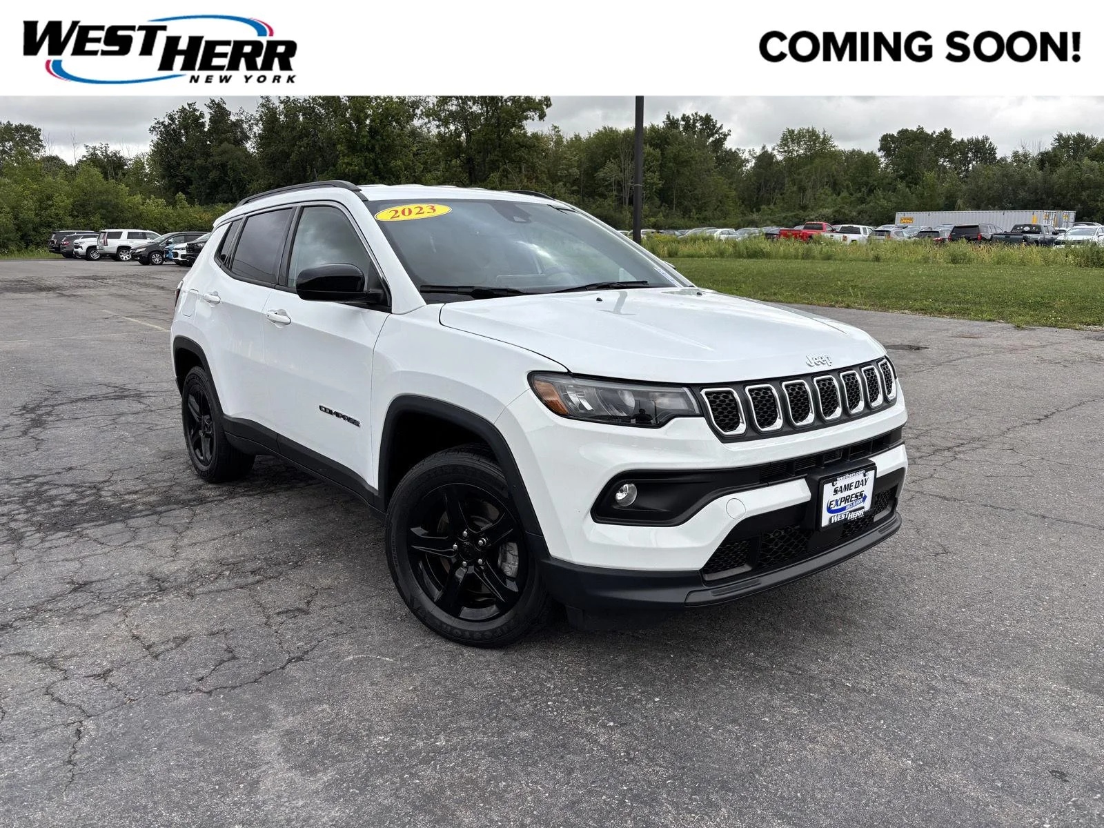Used 2023 Bright White Clearcoat Jeep Latitude image 1