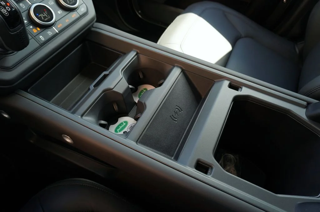 New 2026 Woolstone Green Land Rover X-Dynamic SE image 26
