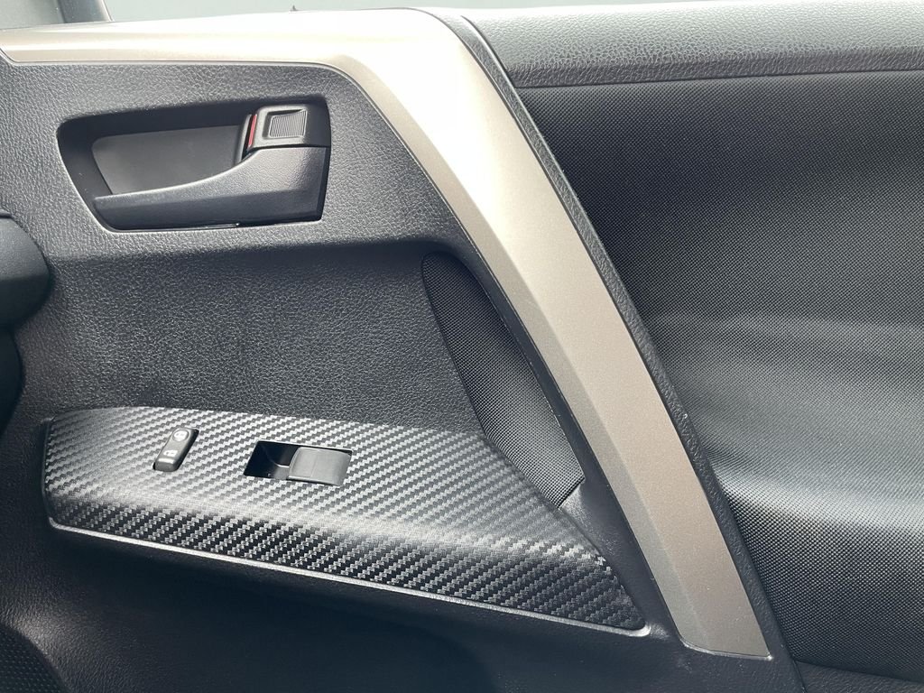 Used 2015 Black Toyota LE image 14