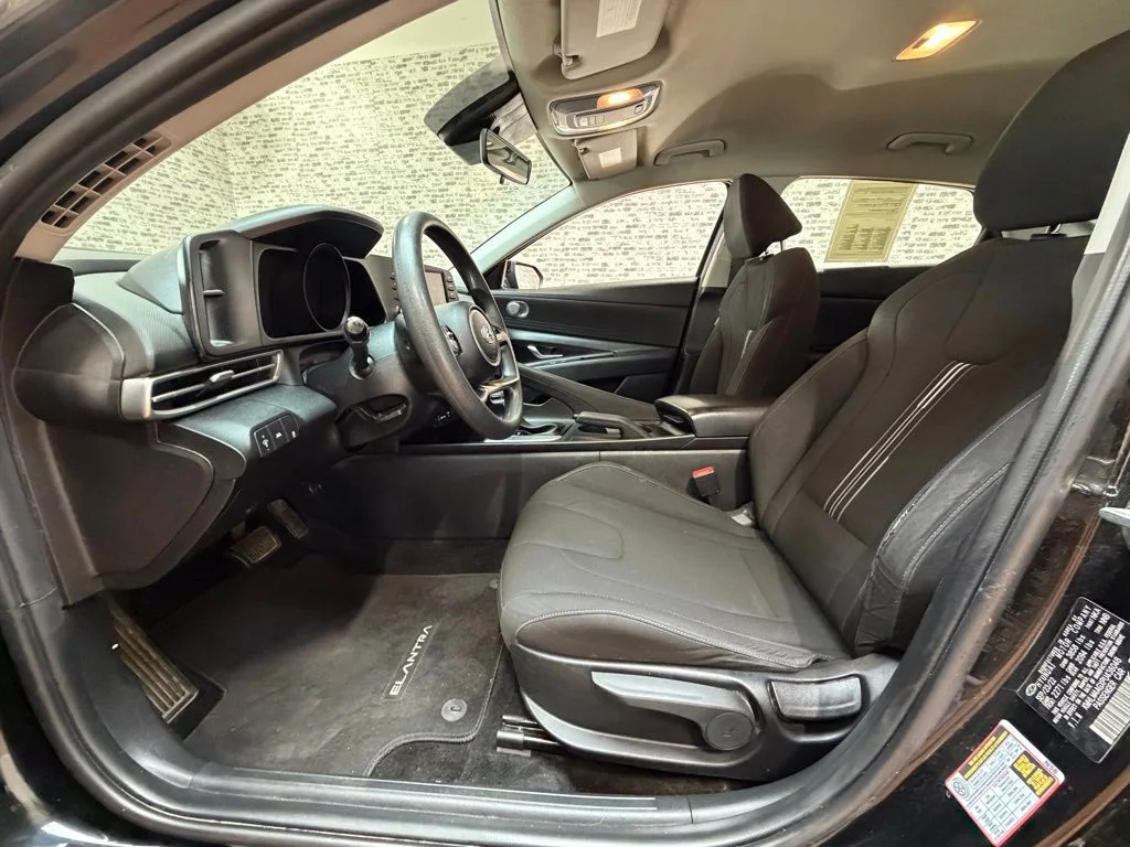 Used 2023 Phantom Black Hyundai SEL image 18