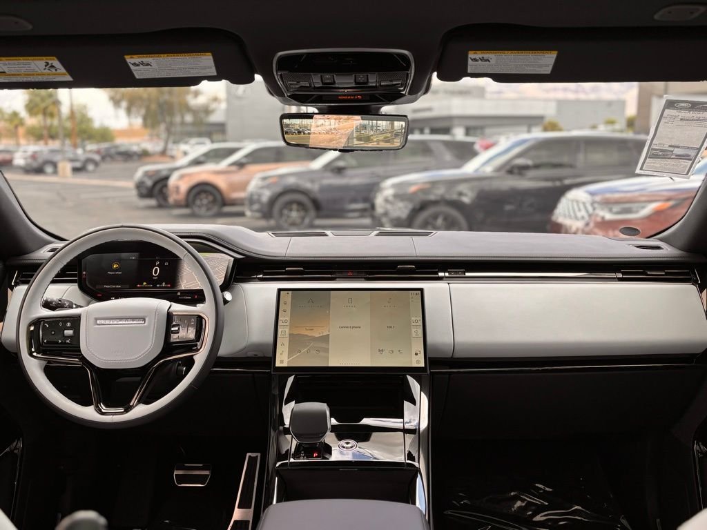 New 2026 Santorini Black Land Rover Dynamic SE image 7