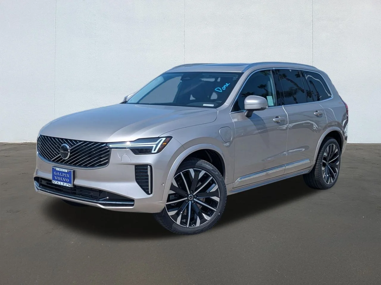2026 Volvo XC90 Plus
