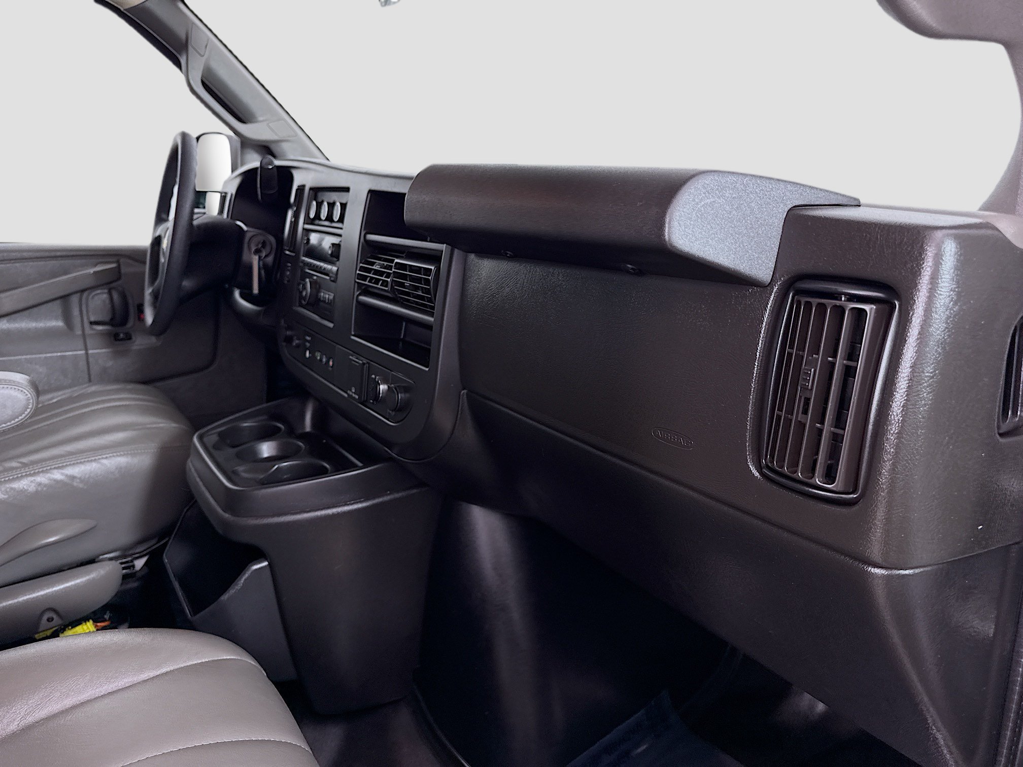 Used 2020 Summit White Chevrolet WT image 27